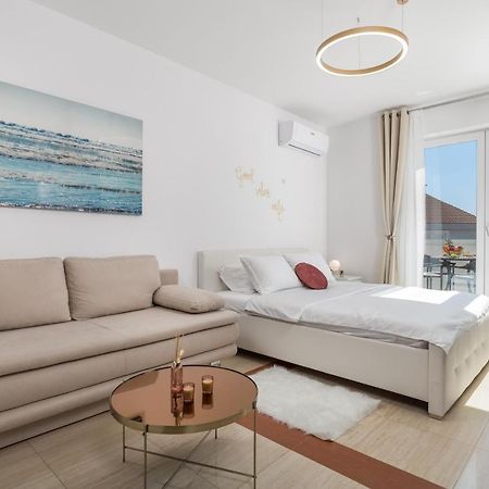 Luxury Studio Apartment Honeymoon Селце Экстерьер фото