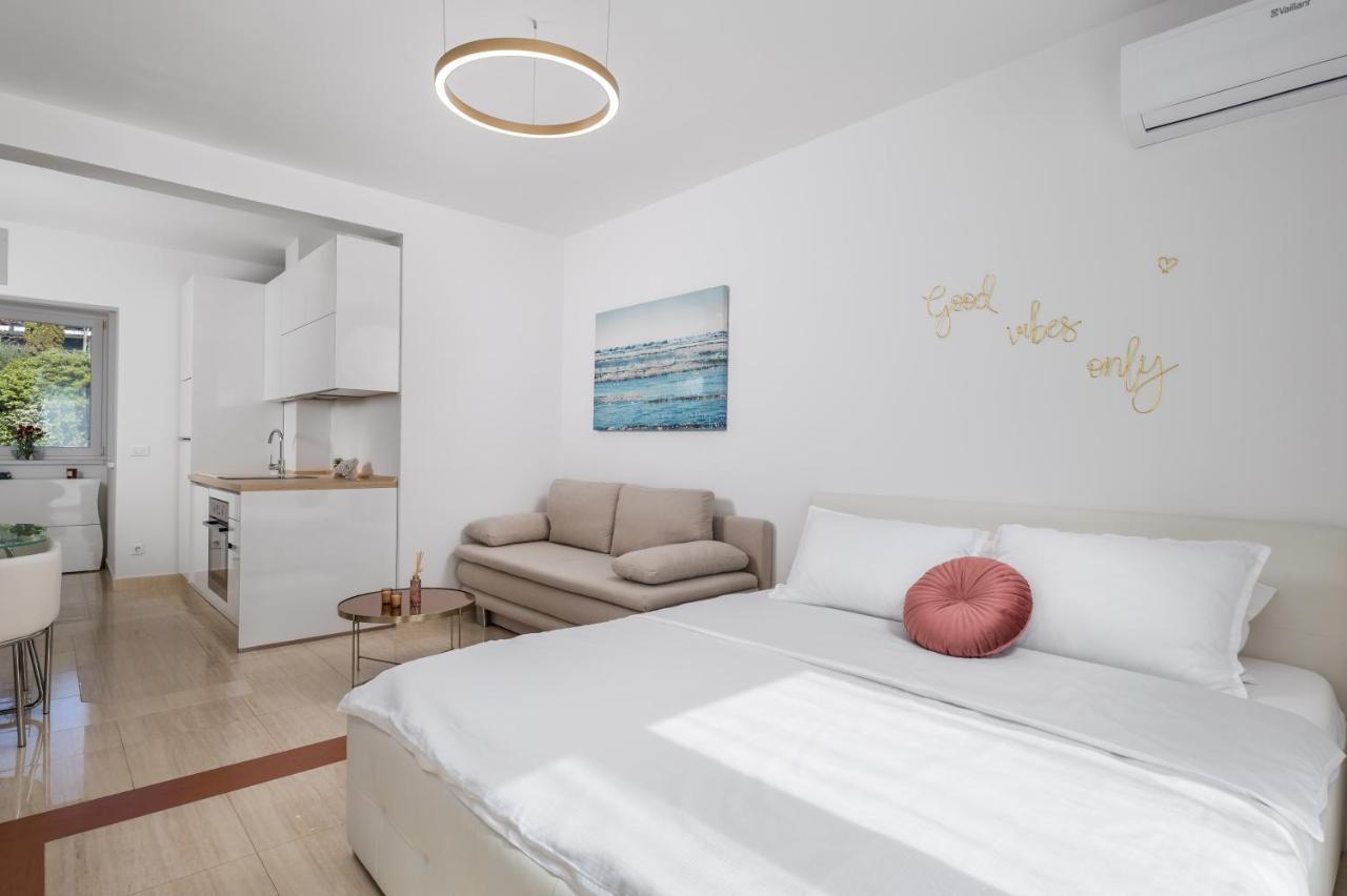 Luxury Studio Apartment Honeymoon Селце Экстерьер фото