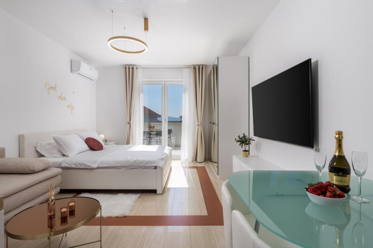 Luxury Studio Apartment Honeymoon Селце Экстерьер фото