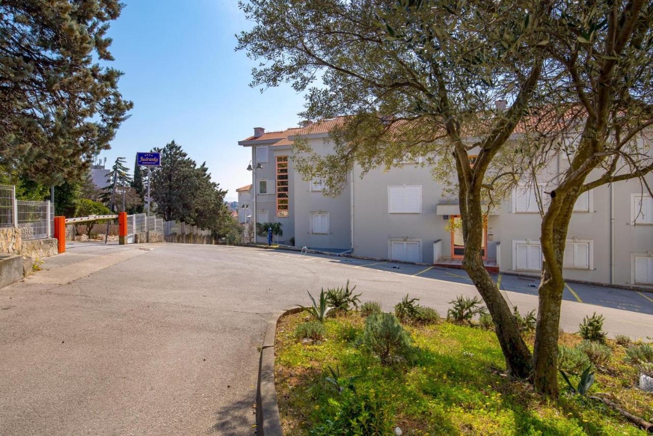 Luxury Studio Apartment Honeymoon Селце Экстерьер фото
